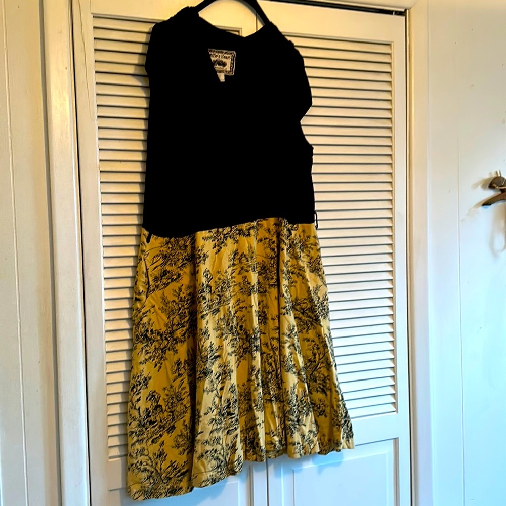 Effie’s Heart size 2 x sleeveless dress with shawl collar